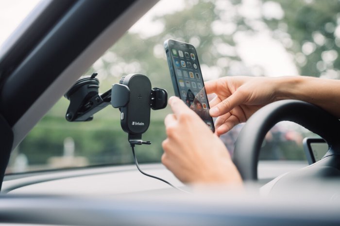 Wireless Car Charger Mobile Phone Holder Gravity Induction Car Air Outlet Fast Wireless Charging Stand for iPhone Samsung Xiaomi